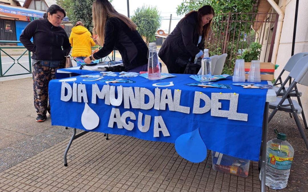 Participación en terreno con estand informativo en el día del agua.