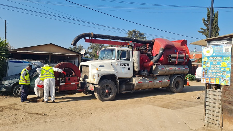 Trabajos de limpieza de redes con camión vactor: Las Aralias, Padre Hurtado